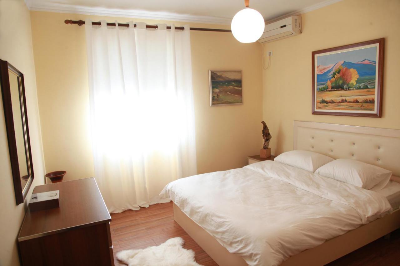 Cozy Central Apartment Tirana Kültér fotó